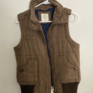 Women’s herringbone brown vest